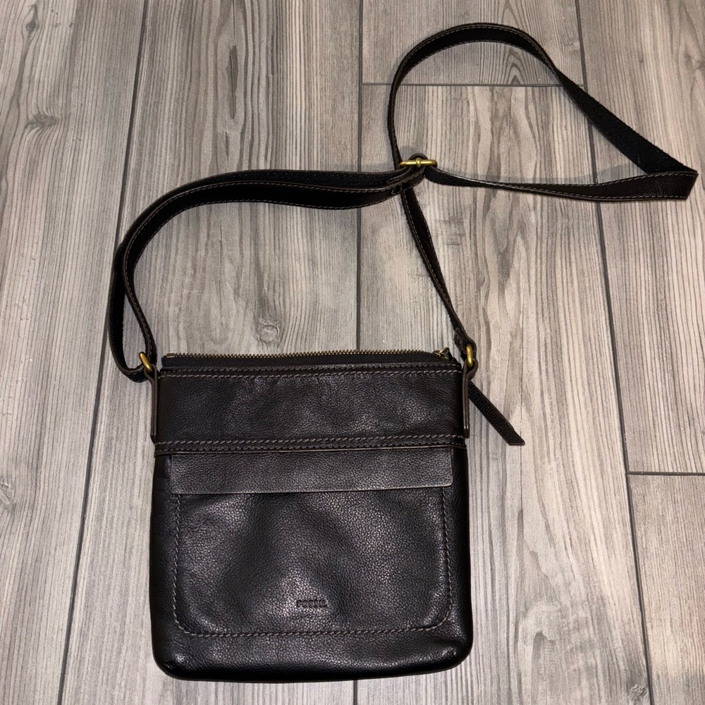 fossil aida small black leather crossbody